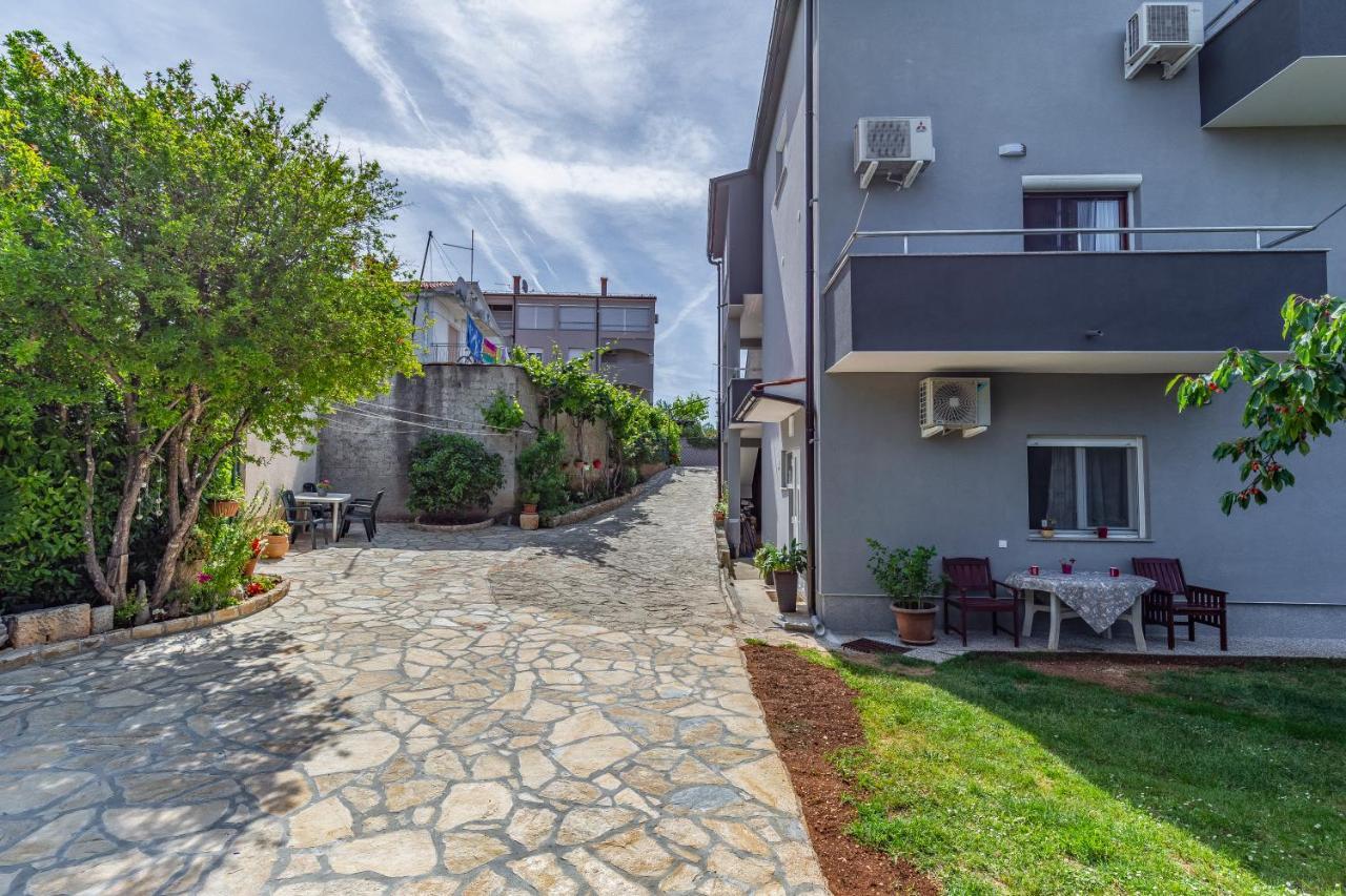 Apartment Lorencin Milka Medulin Exterior photo