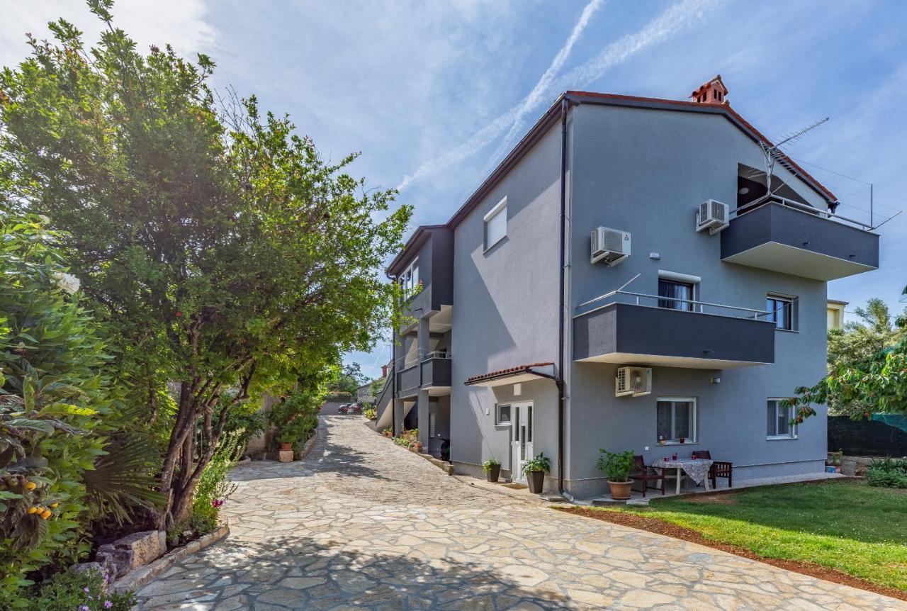 Apartment Lorencin Milka Medulin Exterior photo