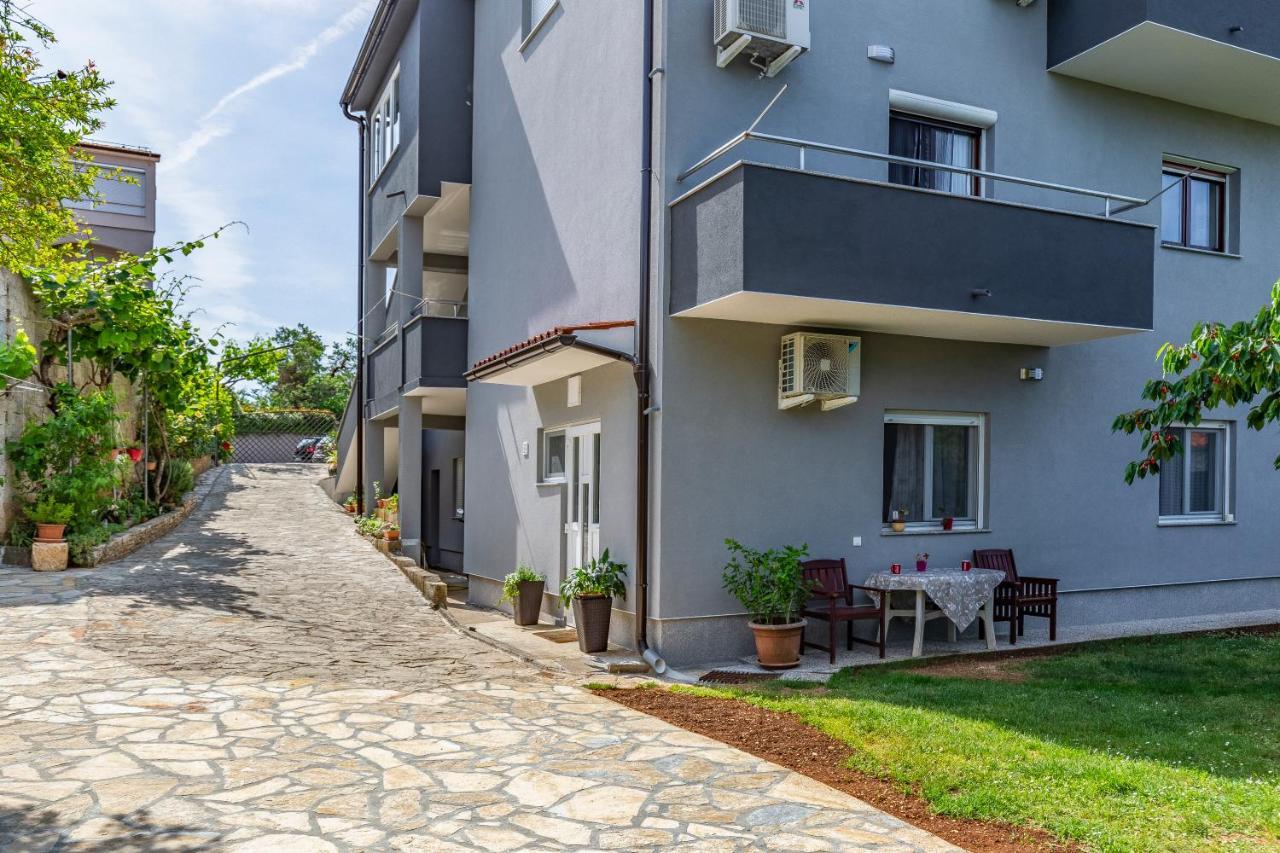 Apartment Lorencin Milka Medulin Exterior photo